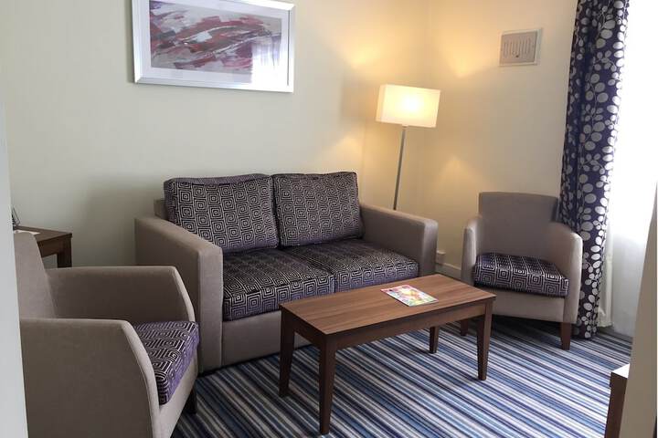 Room 5 of 68
