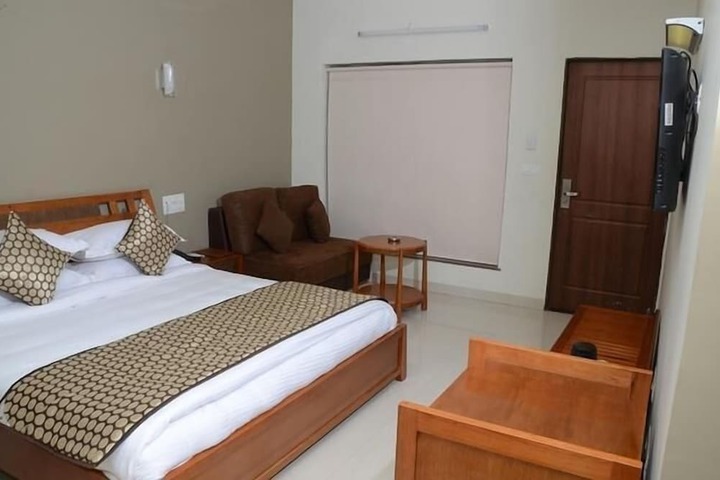 Room 12 of 34