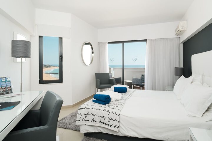 Room 26 of 112