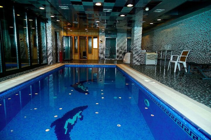 Pool 33 of 38