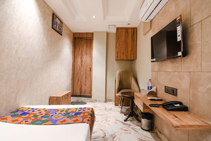 Room 30 of 43