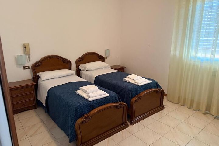 Room 3 of 45