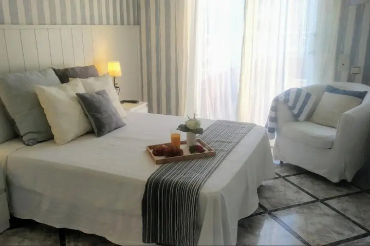 Room 4 of 19