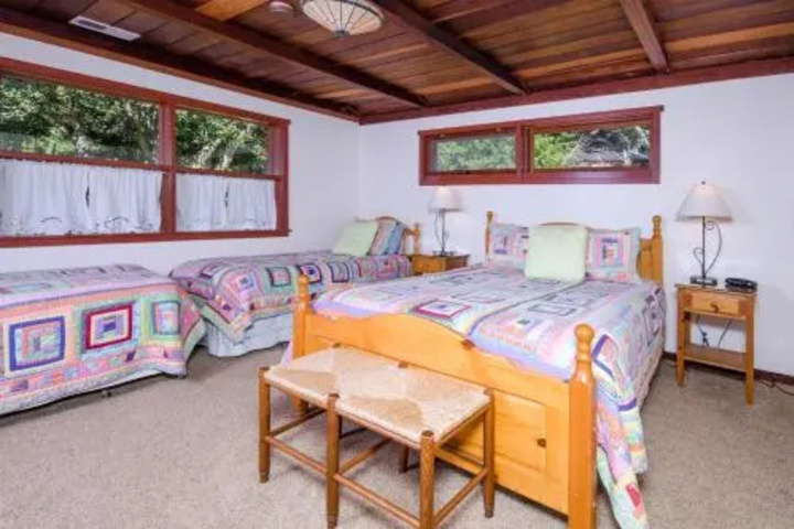 Room 5 of 12
