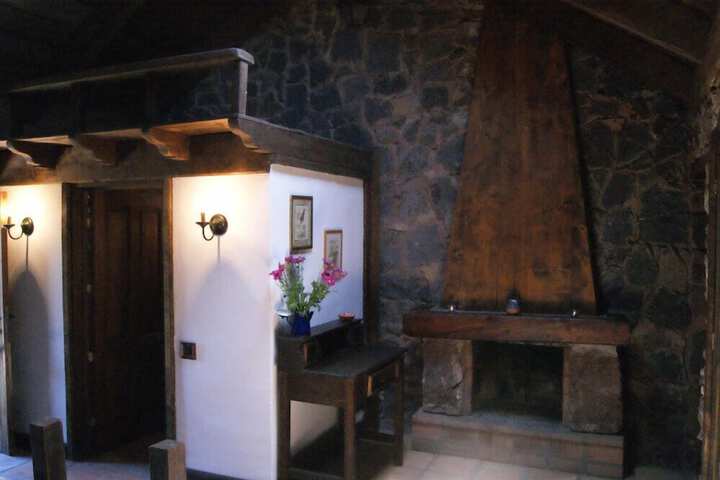 Room 17 of 38