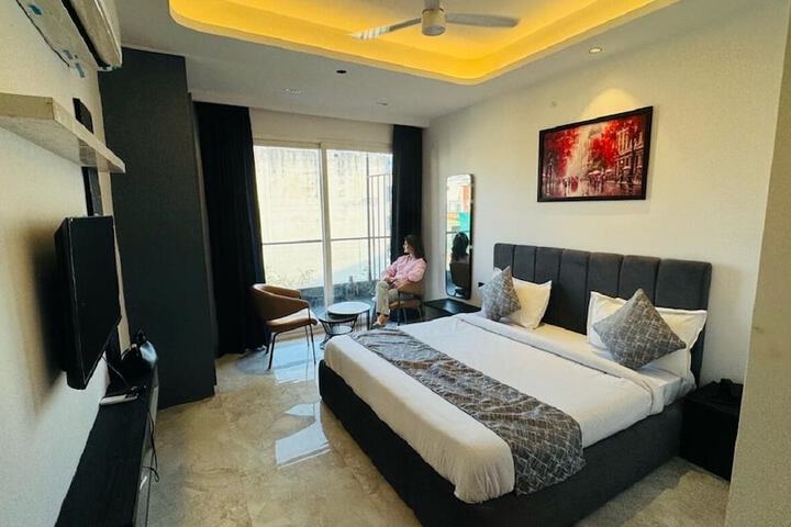 Room 20 of 32