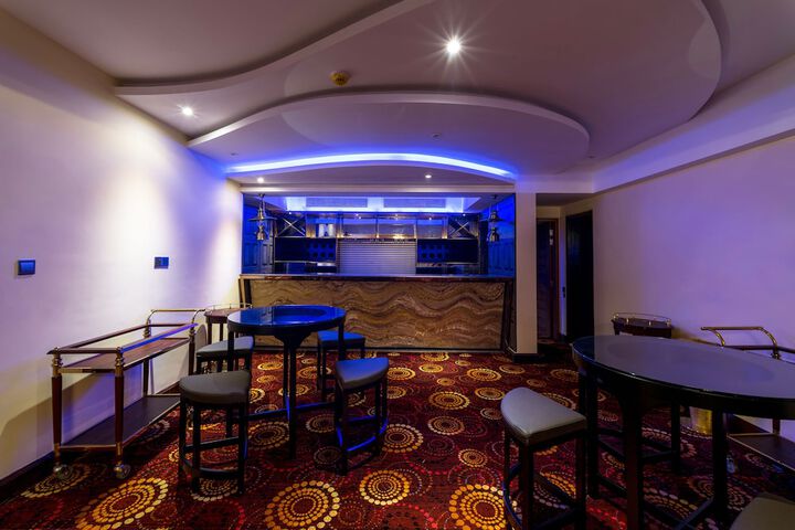 Lounge 29 of 34