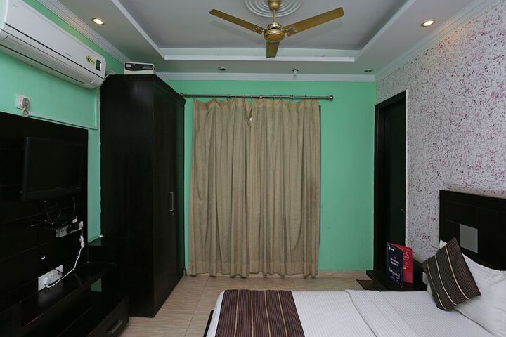 Room 17 of 22