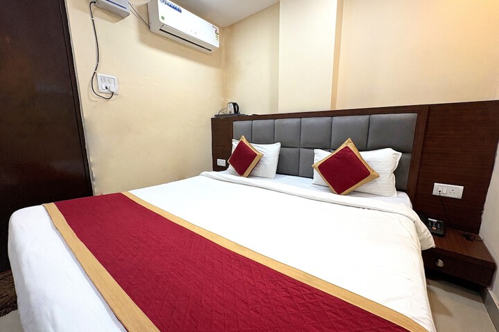 Room 4 of 14