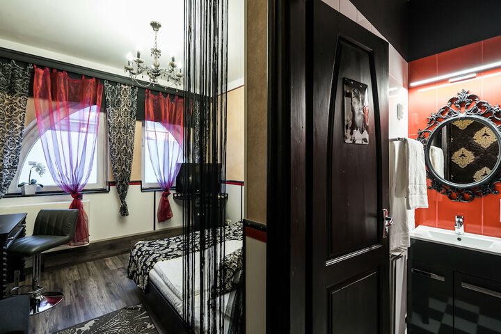 Room 30 of 70
