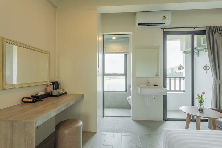 Room 53 of 90