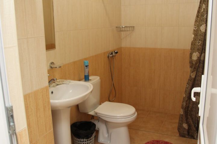 Room 12 of 20