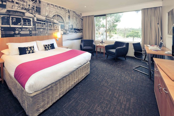 Room 16 of 33