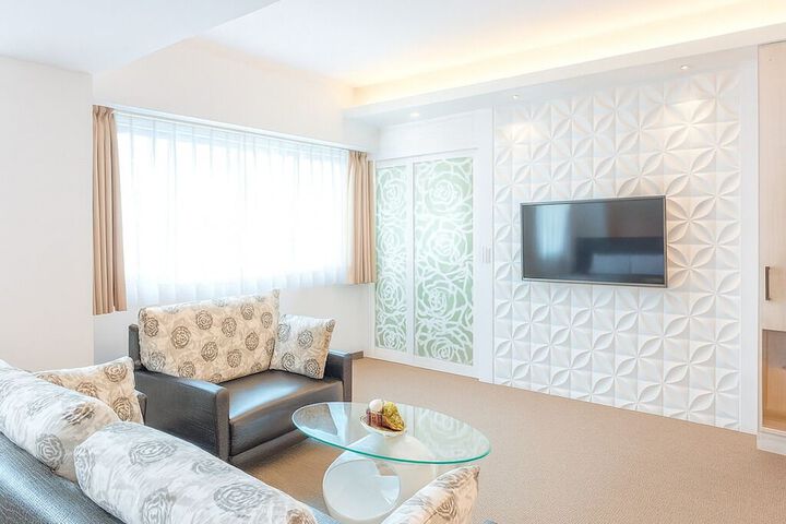 Room 7 of 24