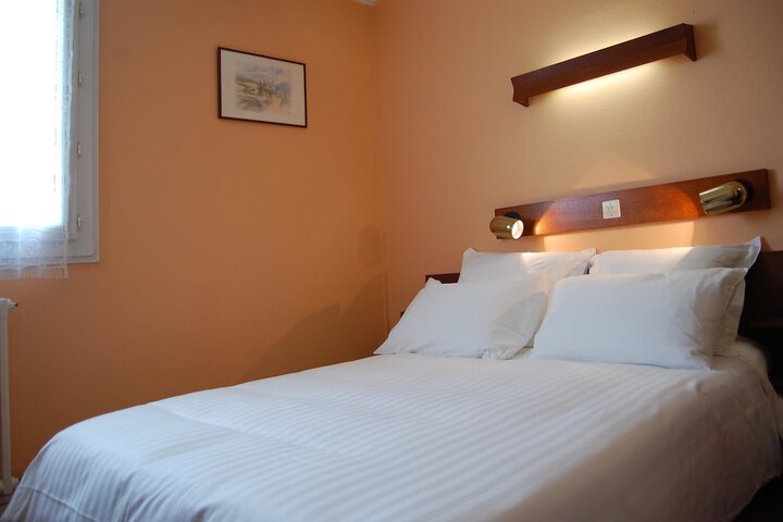 Room 8 of 20