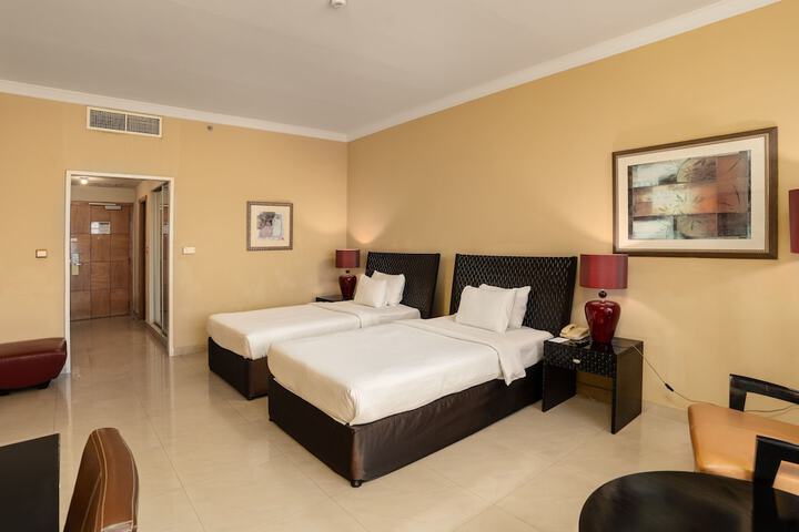 Room 7 of 30