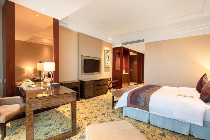Room 15 of 74