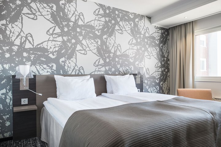 Room 18 of 42