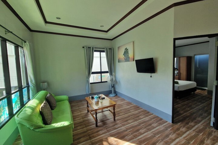 Room 32 of 123