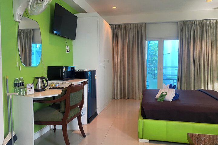 Room 10 of 77