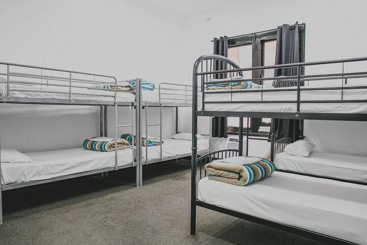 Room 13 of 37