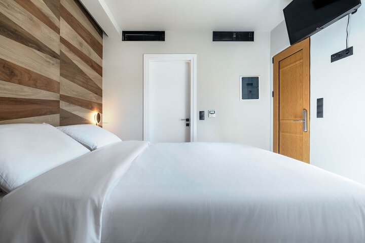 Room 18 of 60