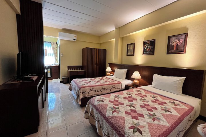 Room 22 of 80