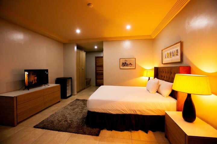 Room 11 of 29