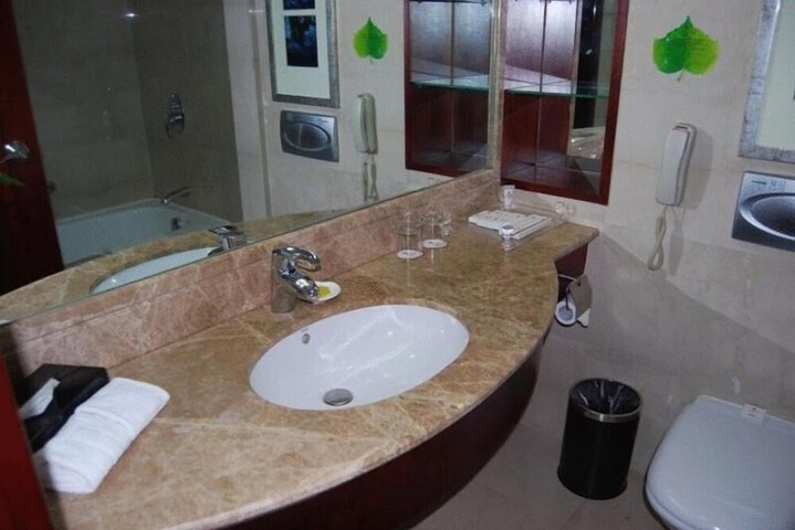 Room 14 of 26