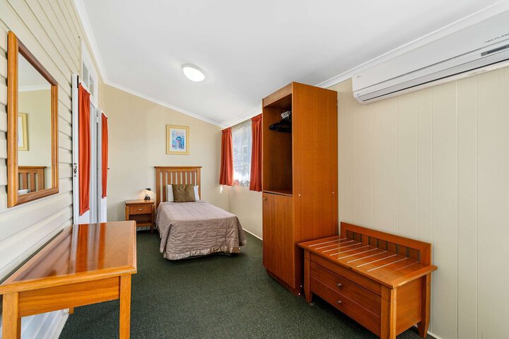 Room 3 of 54