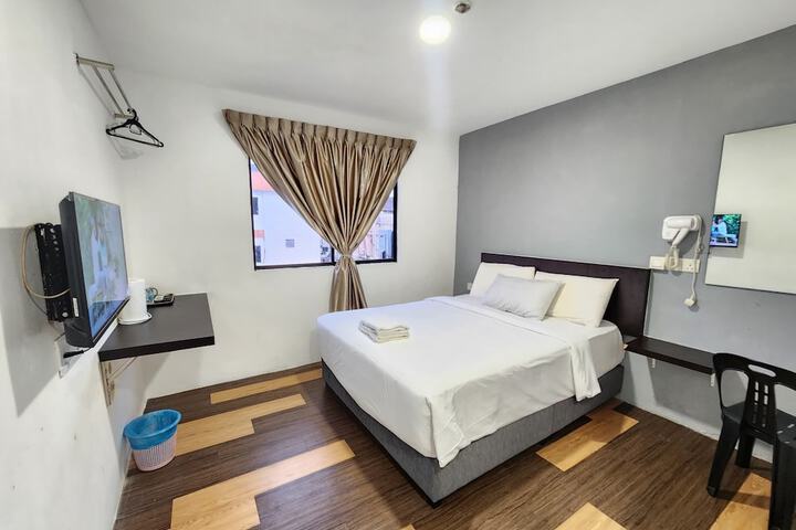 Room 8 of 24