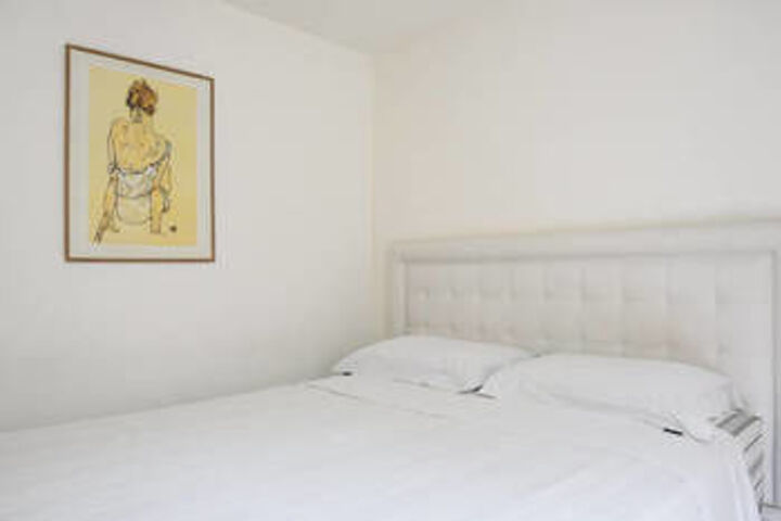 Room 13 of 26