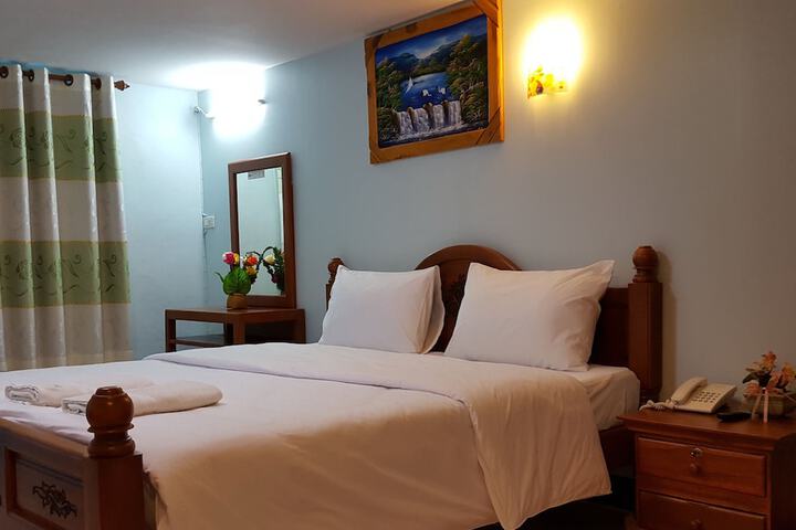 Room 5 of 23