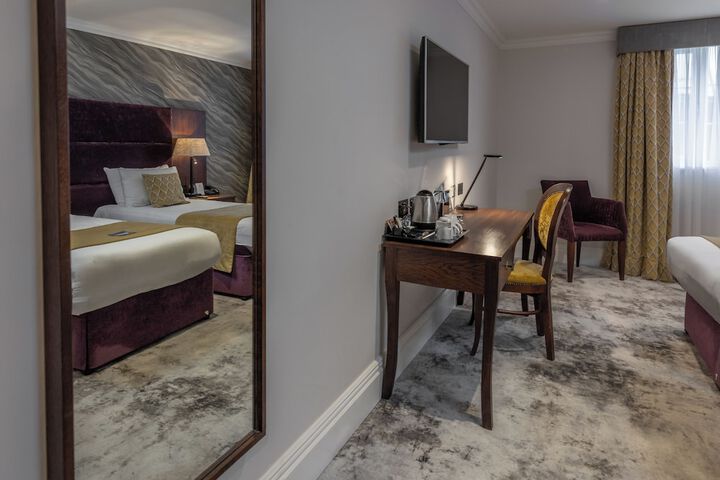Room 22 of 74