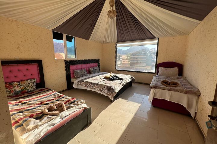 Room 9 of 39