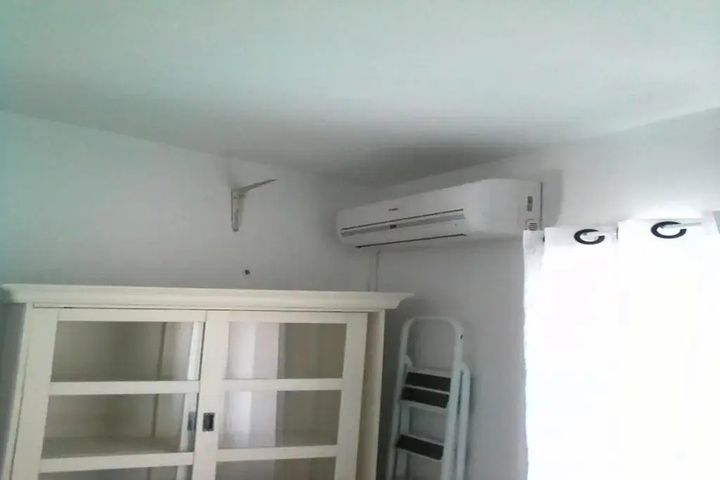Room 5 of 12