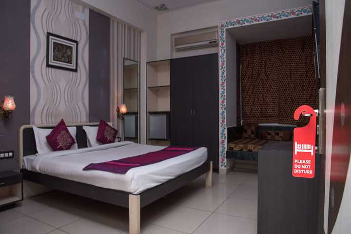 Room 6 of 15