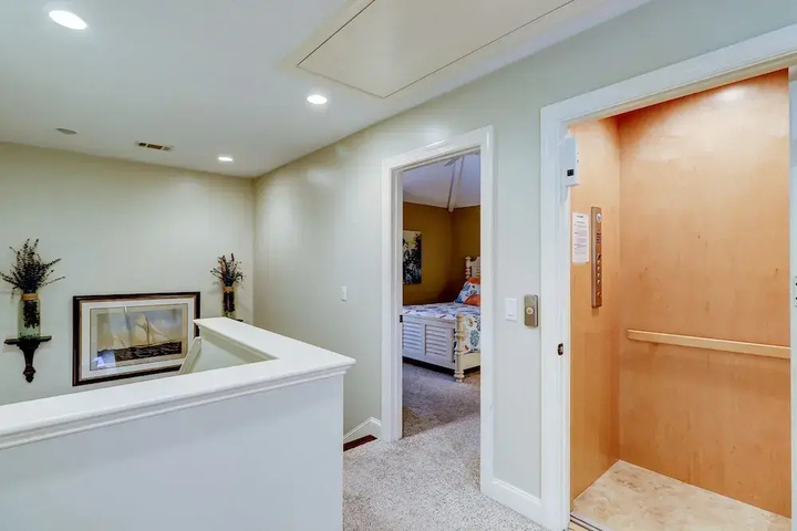 Room 5 of 22