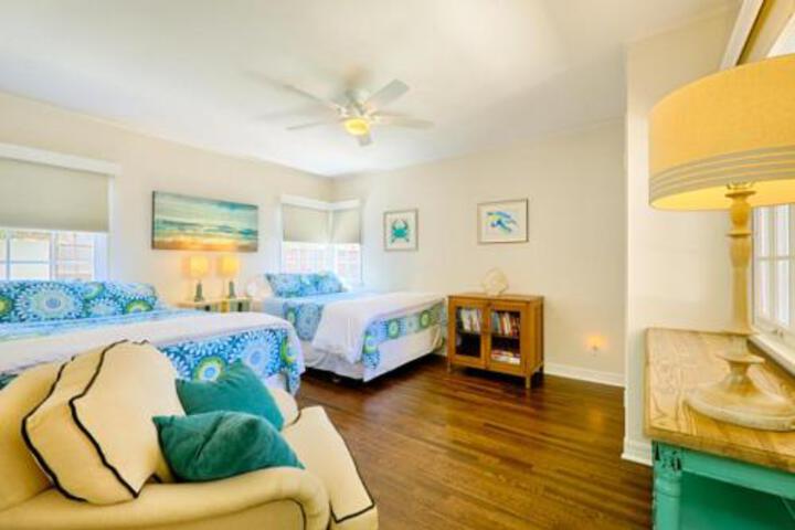#324 Las Palmas Escape at Windansea Holiday Home in San Diego, CA