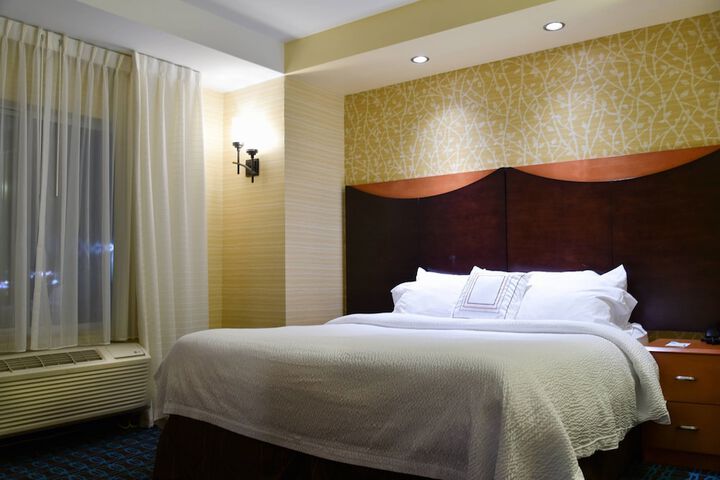 1 Standard King Bed Room (11 of 13)