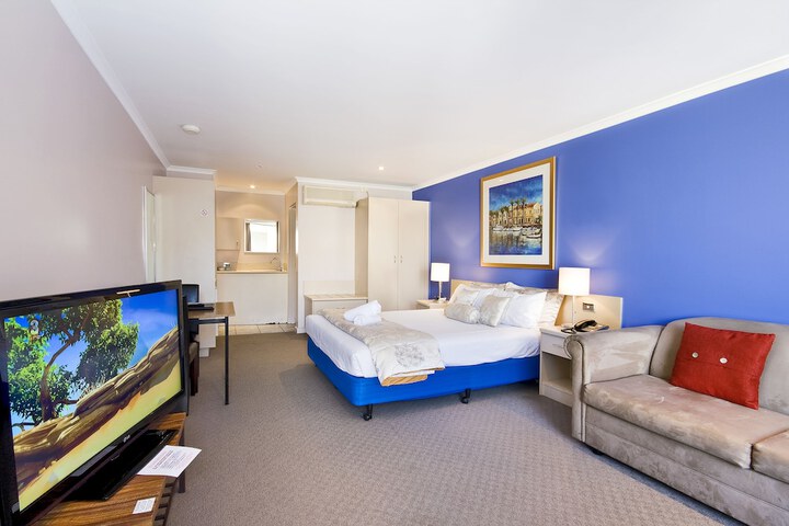 Room 9 of 48