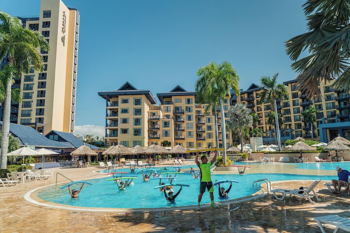 Pools & Facilities