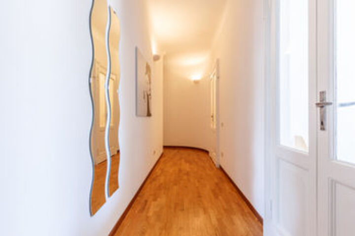 Room 8 of 31