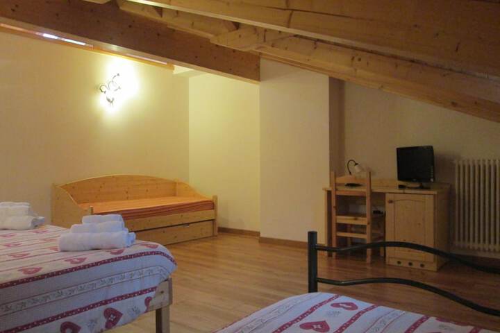 Room 7 of 51