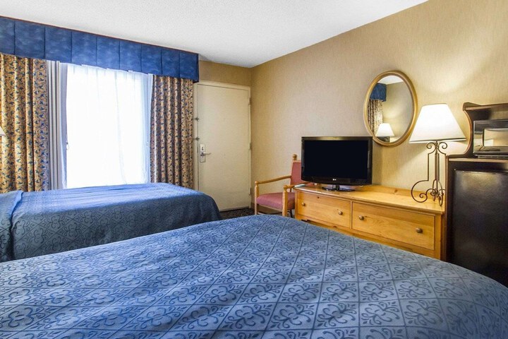 Room 12 of 51