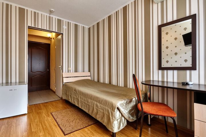 Room 12 of 30