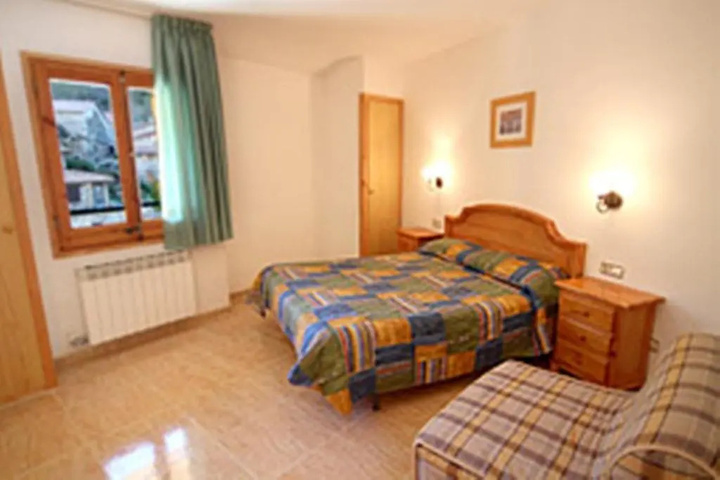 Room 5 of 10