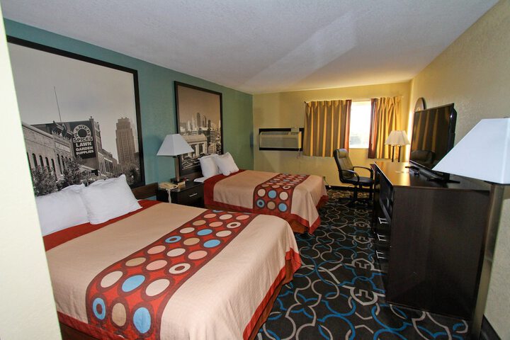 2 Double Beds (7 of 9)