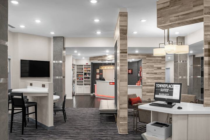 Lobby lounge