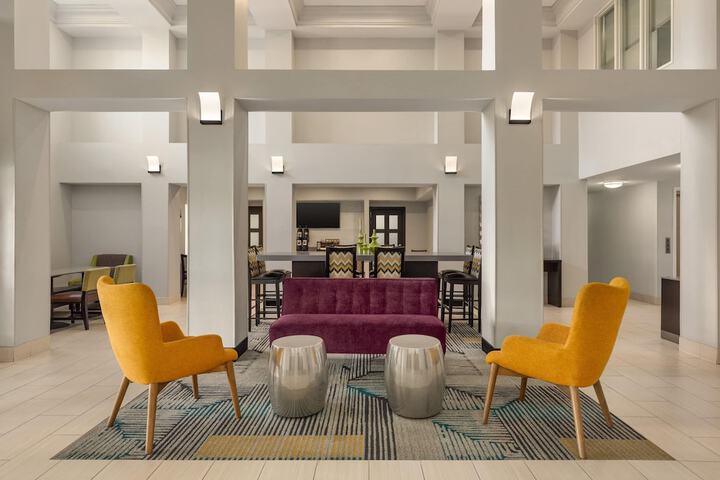 Entrance & Lobby